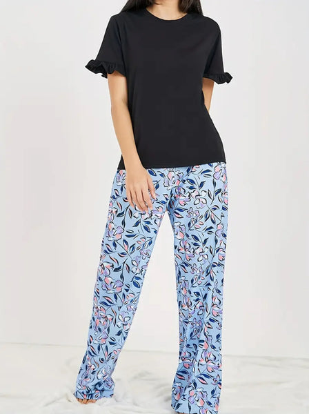 Maryam’s Essential Casual Black Short Sleeve Top and Floral Print Elastic Waist Pants