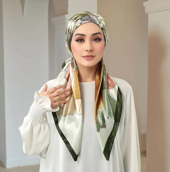 Maryam’s Essential Mature Elegant Vintage Print Pre-Tied Elastic Band Hijab