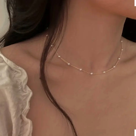 Maryam’s Essential Stylish Minimalist Clavicle Choker Pearls Necklace