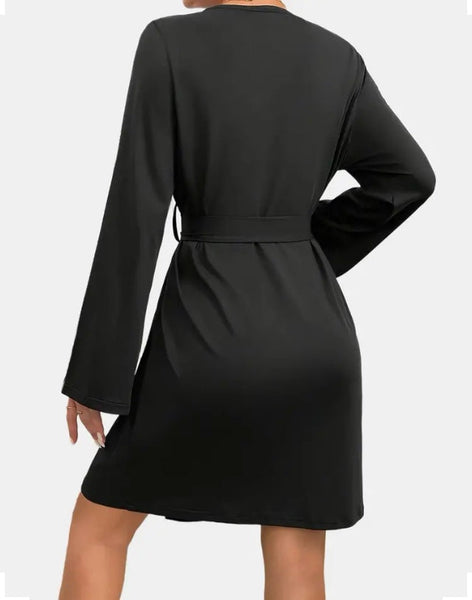 Maryam’s Essential Luxury Contrast Lace Long Sleeve V-Neck Dressing Gown
