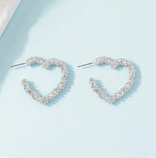 Maryam’s Essential Geometric Heart Hoop Earrings