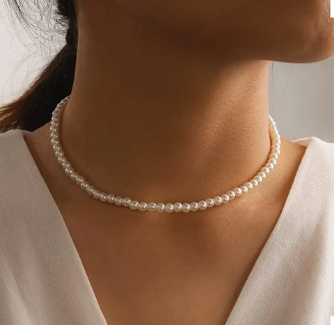 Maryam’s Essential Faux Pearls Temperament Necklace