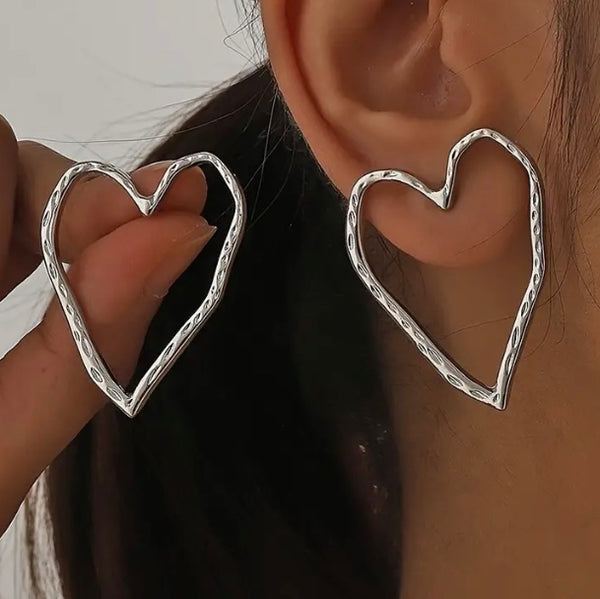 Maryam’s Essential Vintage Large Hollow Heart Stud Earrings