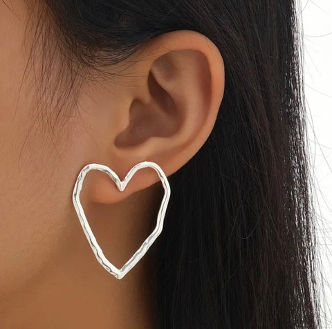 Maryam’s Essential Vintage Large Hollow Heart Stud Earrings