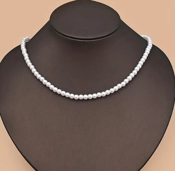 Maryam’s Essential Faux Pearls Temperament Necklace