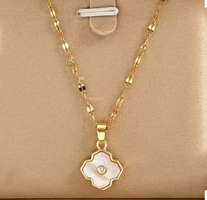 Maryam’s Essential Clover Four-Leaf Pendant Cubic Inlaid with Diamond Necklace