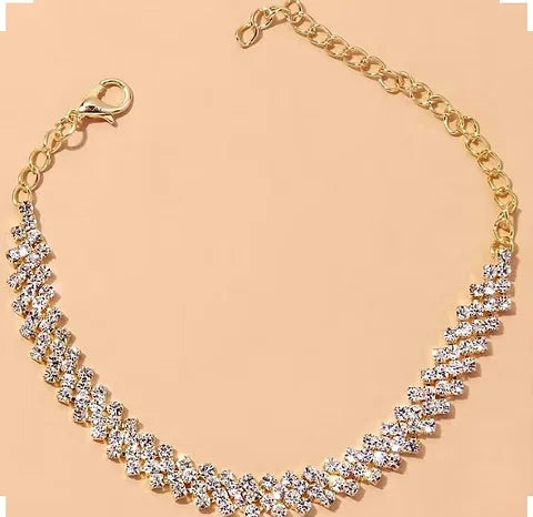 Maryam’s Essential Luxury Shiny Synthetic Gems Claw Chain Anklet