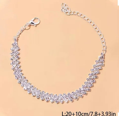 Maryam’s Essential Luxury Shiny Synthetic Gems Claw Chain Anklet