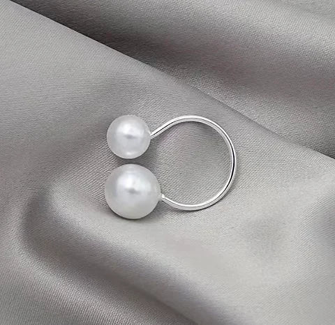 Maryam’s Essential Trendy Cuff Faux Pearl Ring