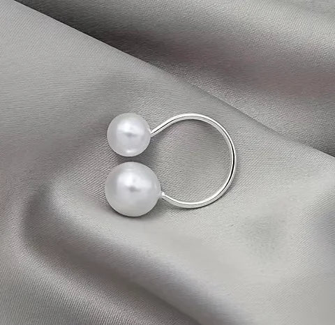 Maryam’s Essential Trendy Cuff Faux Pearl Ring