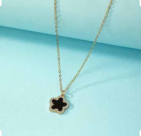 Maryam’s Essential Clavicle Rhinestone Flower Necklace