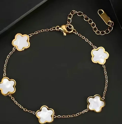 Maryam’s Essential white gold plated enamel clover Bracelet