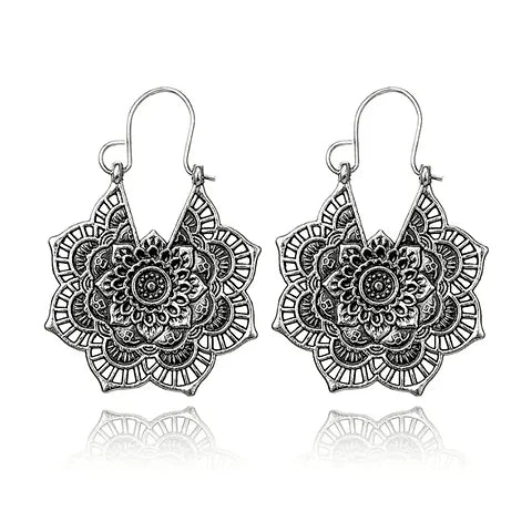 Maryam’s Essential Retro Ethnic Flower Style Dangle Earrings