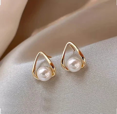 Maryam’s Essential Creative Faux Pearl Earrings