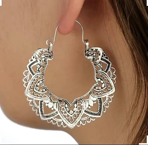 Maryam’s Essential Vintage Flower Carved Hoop Dangle Earrings