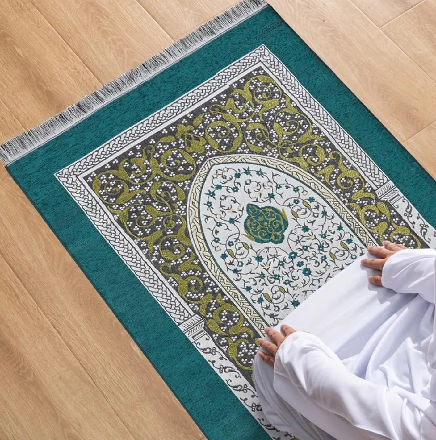 Maryam’s Essential Luxury Muslim Prayer Mat