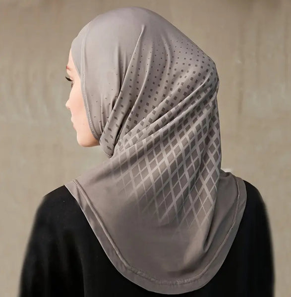 Maryam’s Essential Geometric Pattern Sporty Hijab