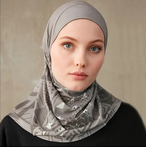 Maryam’s Essential Geometric Pattern Sporty Hijab