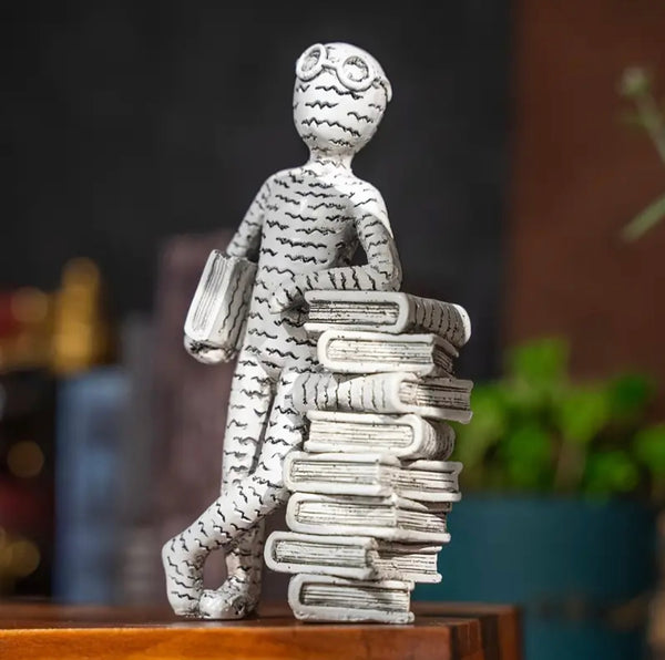 Maryam’s Essential Abstract Reading Scandinavian Style Resin Art Statue