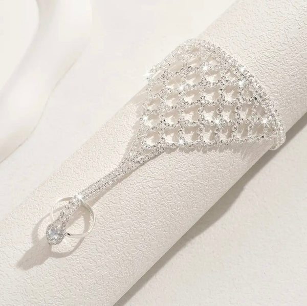 Maryam’s Essential Luxury Sparkling Diamanté Stylish Bracelet