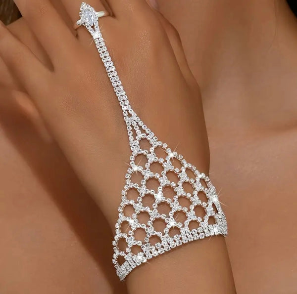 Maryam’s Essential Luxury Sparkling Diamanté Stylish Bracelet