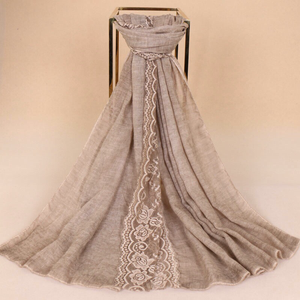 Maryam's Diamond Style Plain Cotton Lace Edge Hijab