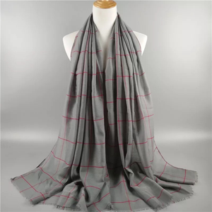 Maryam's Diamond Style Plain Checked Cotton Hijab