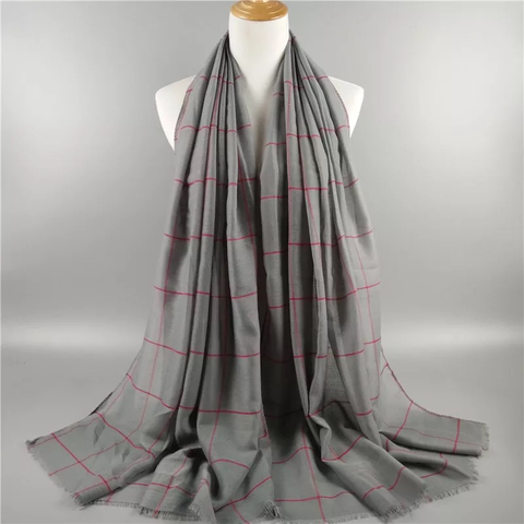 Maryam's Diamond Style Plain Checked Cotton Hijab