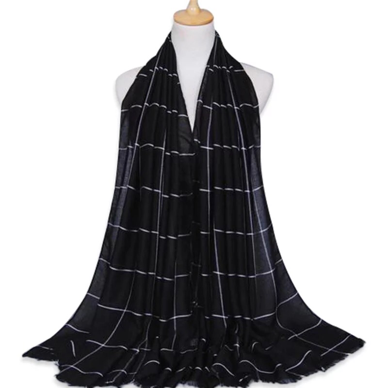 Maryam's Diamond Style Plain Checked Cotton Hijab