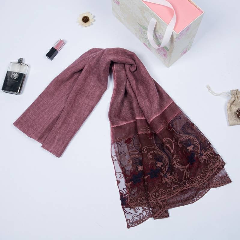Maryam's Diamond Style Plain Cotton Lace Edge Hijab