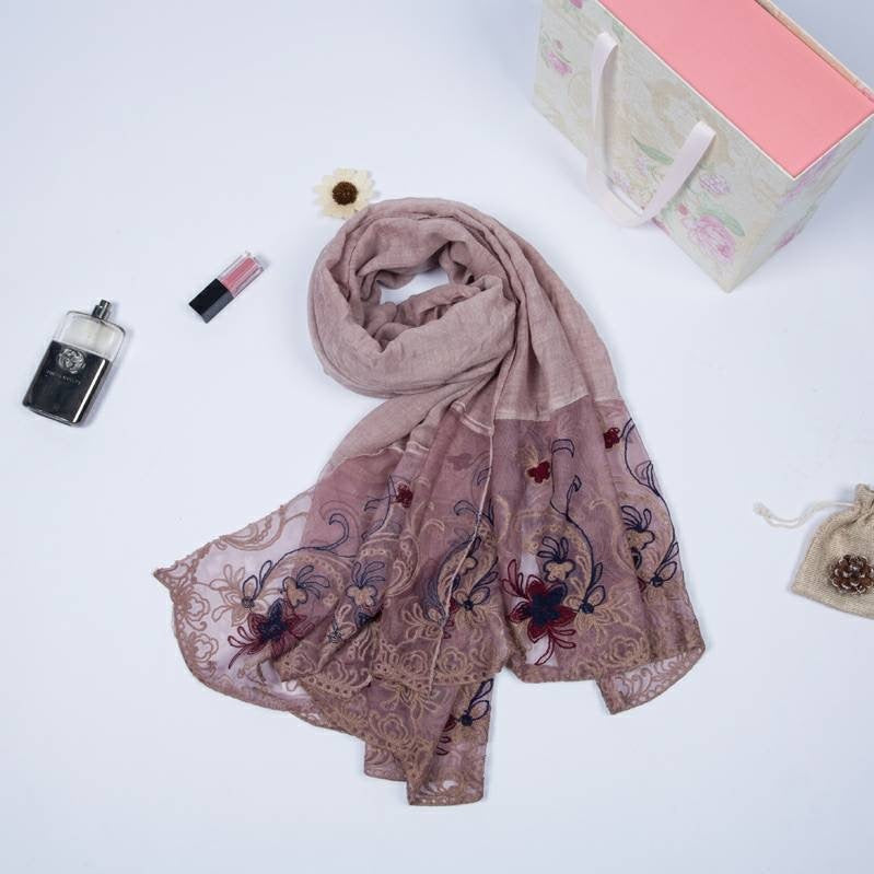 Maryam's Diamond Style Plain Cotton Lace Edge Hijab